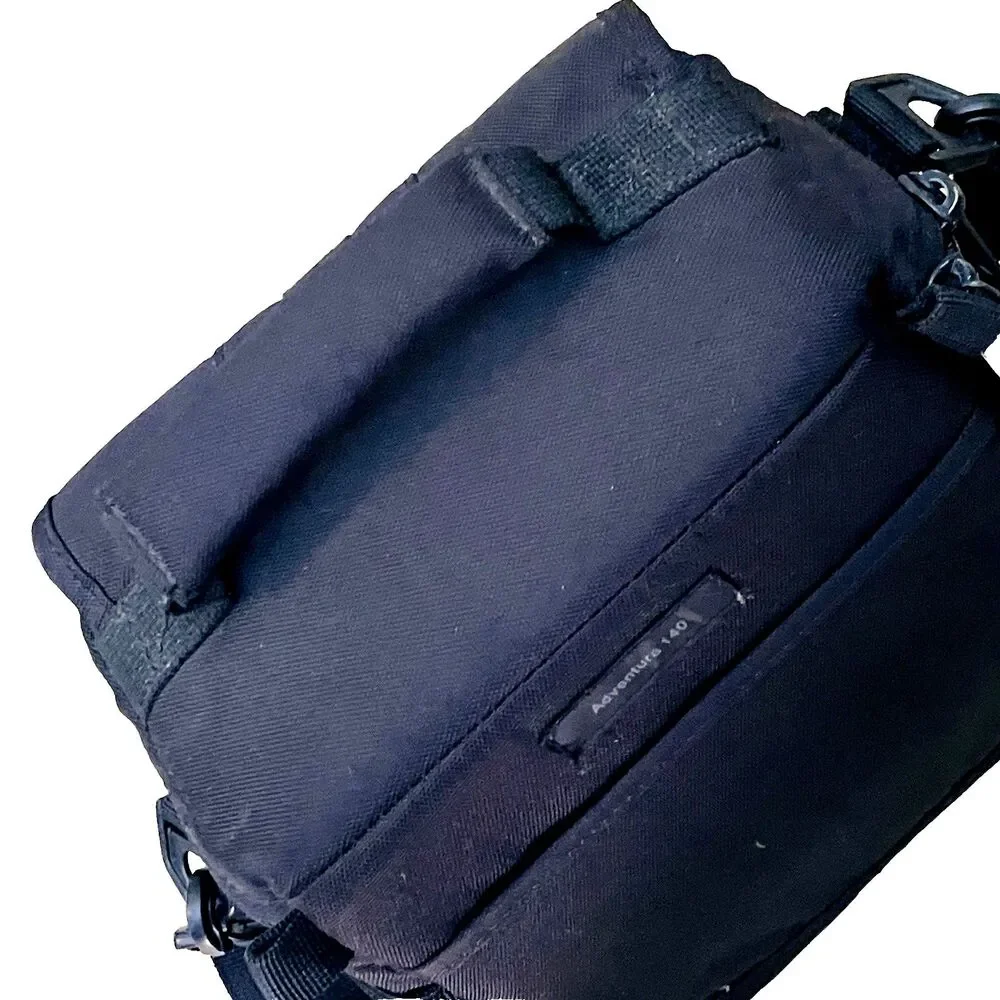 Lowepro Camera Case Adventura 140 Ripstop 8 x 8 in Small Black Padded Strap